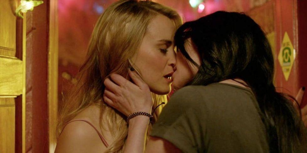 8 Sex Tips Straight Guys Can Learn From Lesbians