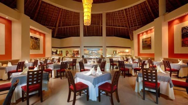 Avert your eyes: the dining room at Desire Pearl CREDIT: DESIRE RESORTS & SPA